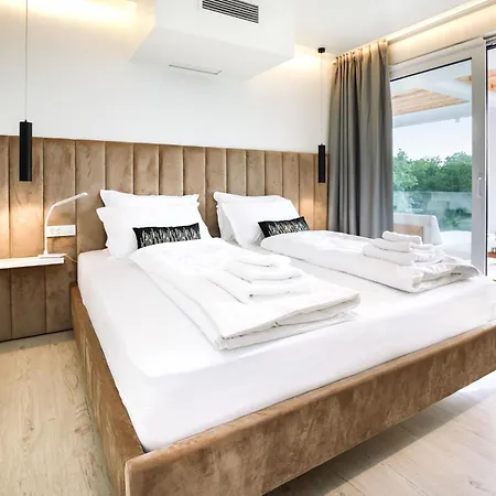 Sonia By Interhome بيت للعطل Nedeščina